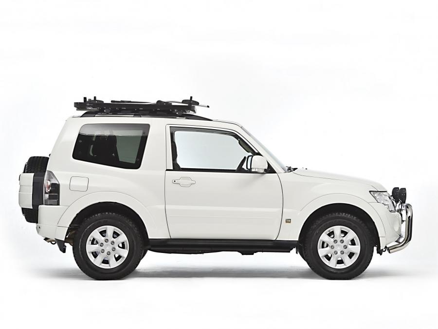 Mitsubishi Pajero SWB Legend 2014 года  (фото 4 из 19)